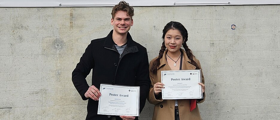 Jiarong Wu and Leander Ernst with their certificates (Image: J. Greenfield)