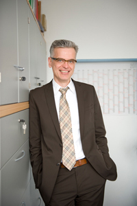 Prof. Dr. Dirk Kurth