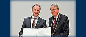 Prof. Dr. Frank Würthner and Prof. Dr. Jörg Hacker (Photo: Leopoldina/Scholz)