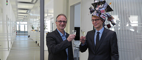 Valentin Kunz (right) and Prof. Dr. Frank Würthner (left)