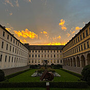 Abendstimmung im Innenhof des Juliusspitals